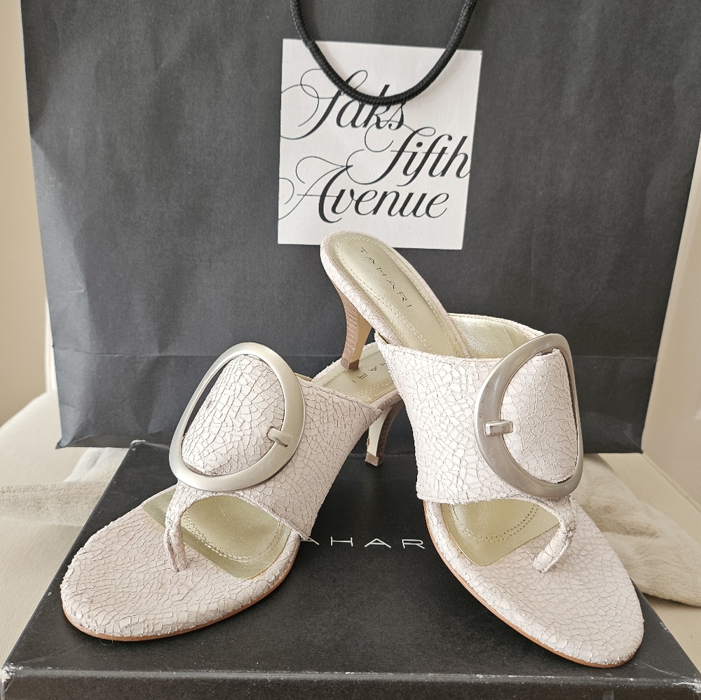 Tahari Women's Cream Sandals Mules.